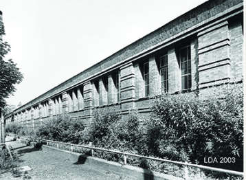 Historische Fabrikhalle für die Fließbandproduktion